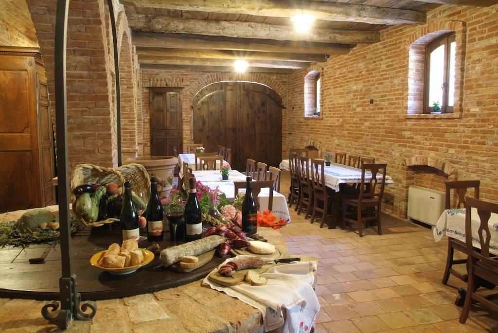 Castel Martino Villa Cortemilia ภายนอก รูปภาพ