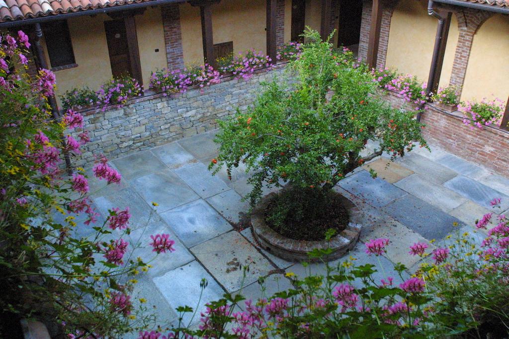 Castel Martino Villa Cortemilia ภายนอก รูปภาพ