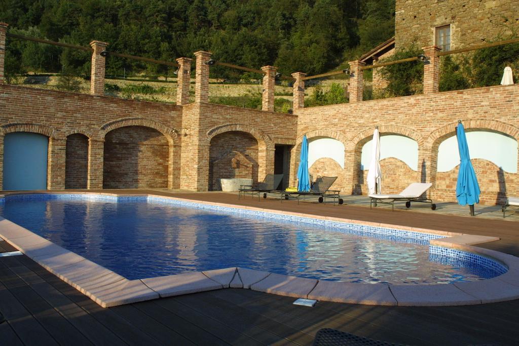 Castel Martino Villa Cortemilia ภายนอก รูปภาพ