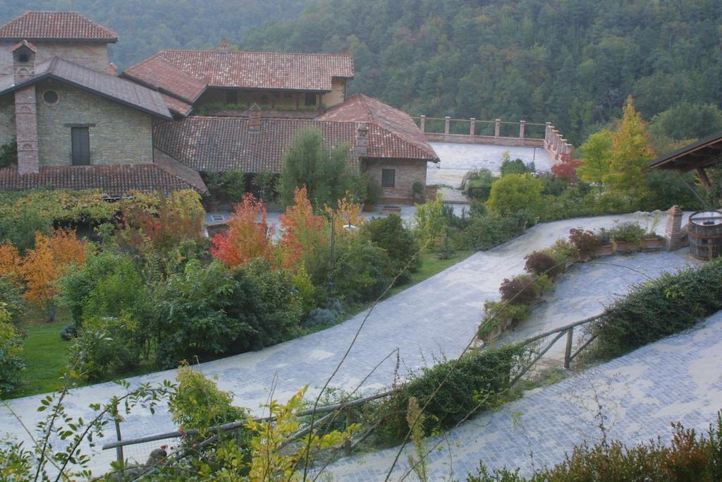 Castel Martino Villa Cortemilia ภายนอก รูปภาพ